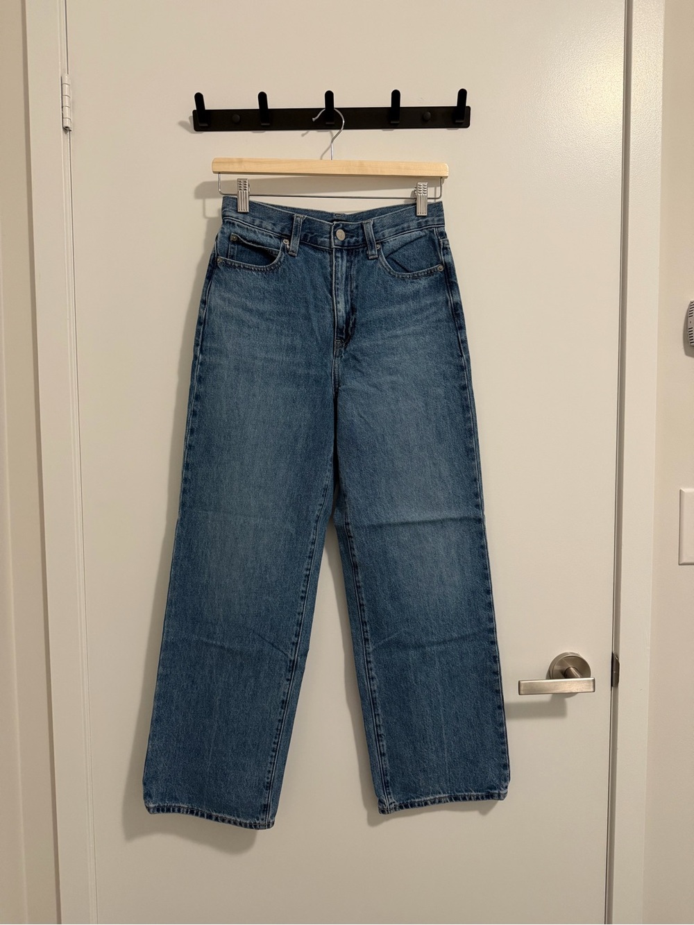 Uniqlo Light Blue Denim Jeans - Casual Mid Wash